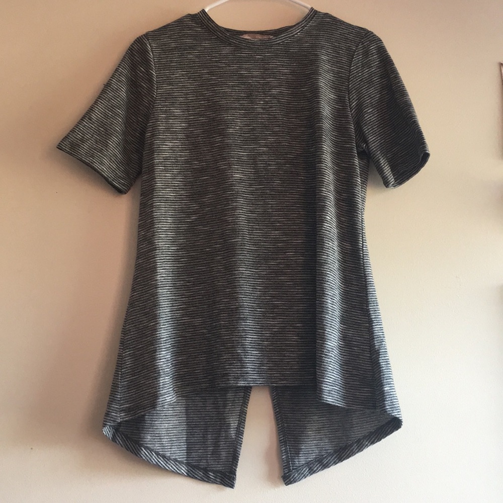 F21 gray stripped high/low, open back t-shirt